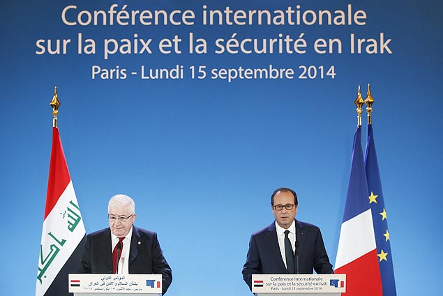 Presidentes iraquiano, Fuad Masum (esq.), e francs, Franois Hollande, falam em conferncia
