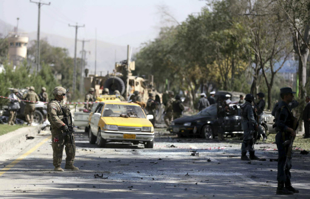 Ataque suicida a bomba atinge comboio da Otan no Afeganisto