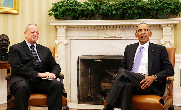 O general John Allen (esq.) em encontro com Barack Obama na Casa Branca, em Washington