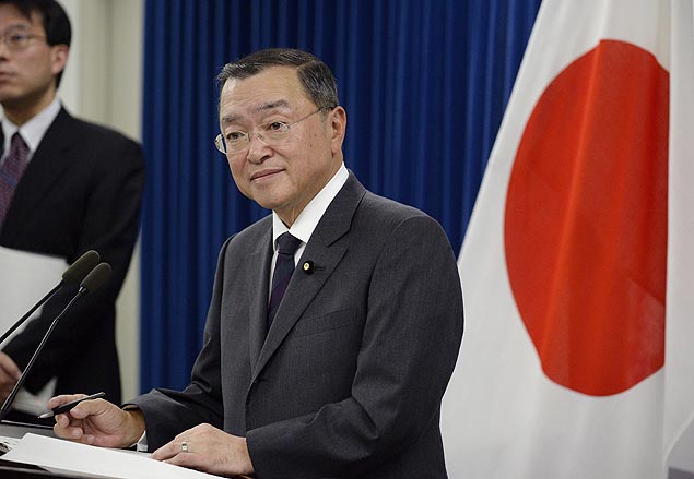 Yoichi Miyazawa, novo ministro japons, em entrevista coletiva, em Tquio