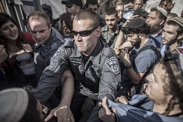 Polícia impede judeus de extrema-direita de entrar na Esplanada das Mesquitas, em Jerusalém