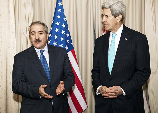Ministro das Relações Exteriores da Jordânia, Nasser Judeh, em encontro com o americano John Kerry 