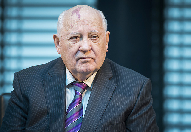 Former President of the Soviet Union Mikhail Gorbachev attends a symposium on security in Europe 25 years after the fall of the "Wall" in Berlin on November 8, 2014. Gorbachev warned in Germany on November 7, 2014 of new East-West tensions sparked by the Ukraine crisis, speaking ahead of ceremonies commemorating the fall of the Berlin Wall. AFP PHOTO / ODD ANDERSEN ORG XMIT: 2561