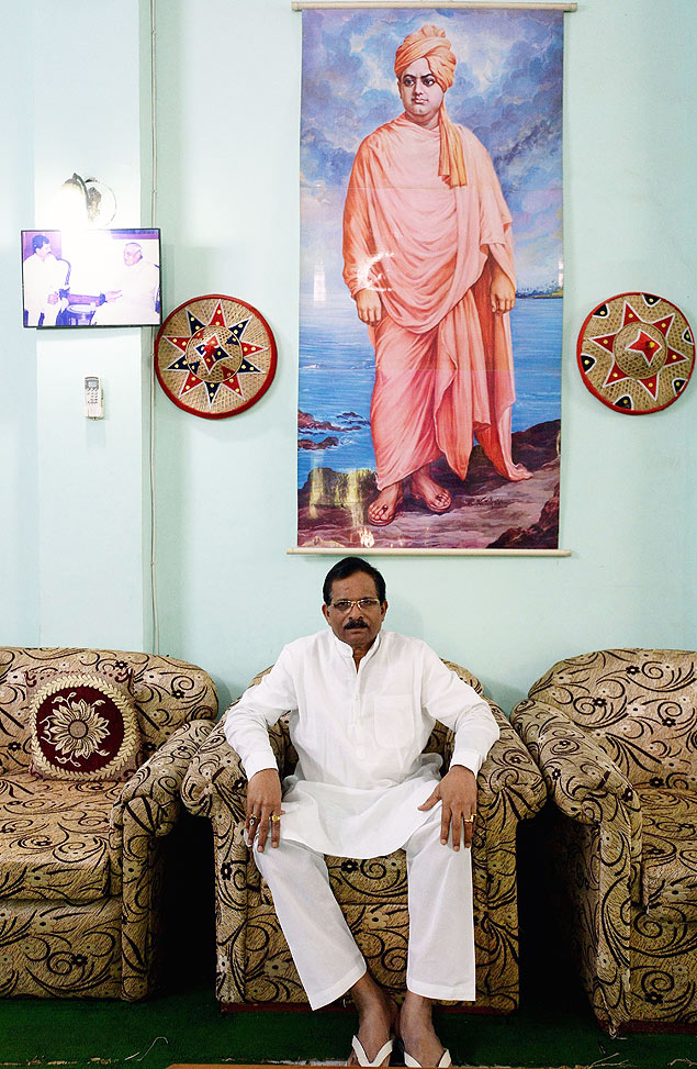 Shripad Yesso Naik, o novo secretrio de ioga, em sua casa em Nova Dli, na ndia