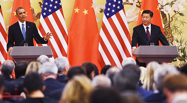 Presidente americano, Barack Obama (esq.), e líder chinês, Xi Jinping, em entrevista coletiva