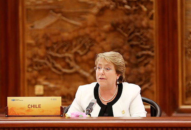 (141111) -- BEIJING, Nov. 11, 2014 (Xinhua) -- Chilean President Michelle Bachelet speaks during the 22nd Asia-Pacific Economic Cooperation (APEC) Economic Leaders' Meeting at the Yanqi Lake International Convention Center in the northern suburb of Beijing, capital of China, Nov. 11, 2014. (Xinhua/Lan Hongguang) (lmm)