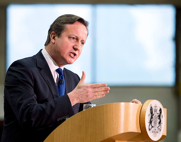 Premiê David Cameron discursa em Rocester, Inglaterra; ele conversou com falso chefe da agência de inteligência britânica