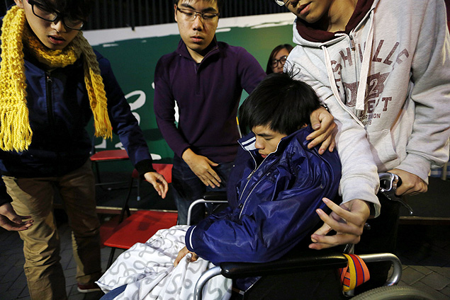 O estudante Joshua Wong interrompeu greve de fome aps quatro dias de greve de fome 
