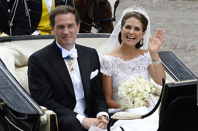 A princesa Madeleine, da Sucia, e seu marido, Christopher ONeill, no dia de seu casamento, em 2013; o casal anunciou que a princesa est grvida novamente