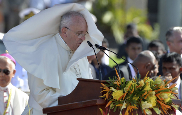 Papa discursa durante cerimnia de recepo no aeroporto de Colombo 