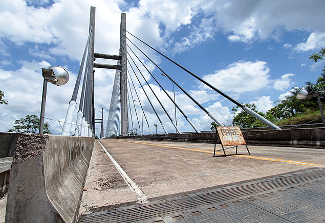 Ponte estaiada que liga Oiapoque, no Amapá, a Saint Georges de l'Oyapock, na Guiana Francesa