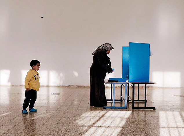 Mulher rabe vota durante eleies israelenses