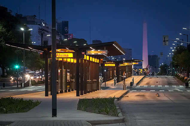 Corredor de ônibus em Buenos Aires permanece inativo durante greve geral