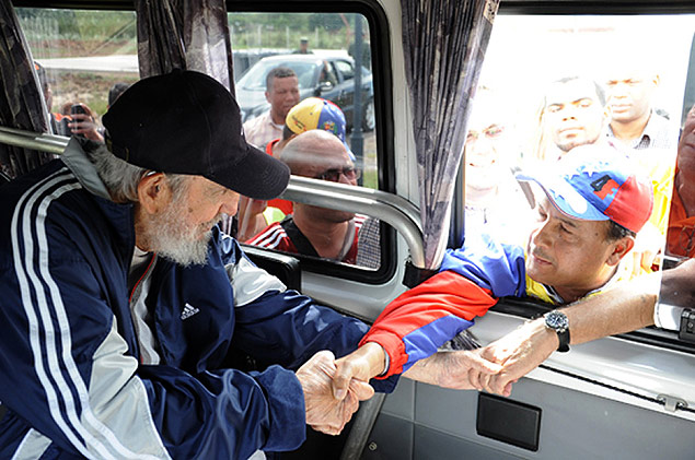 Fidel cumprimenta venezuelano durante encontro realizado na segunda (30) em Havana