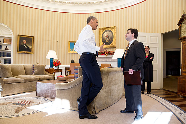Presidente Barack Obama conversa com Ricardo Ziga no Salo Oval da Casa Branca