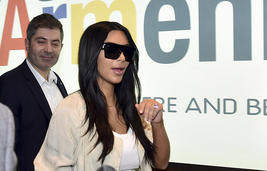 Kim Kardashian é vista logo após chegar a Ierevan, Armênia, durante o início deste mês