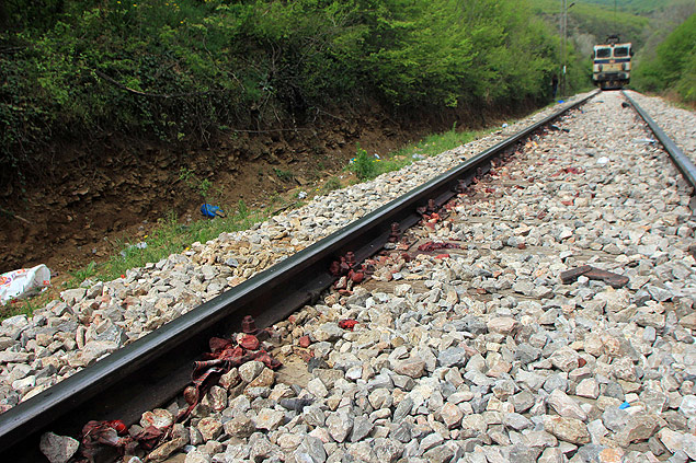Pelo menos 14 imigrantes morreram atropelados por um trem em Veles, na Macednia