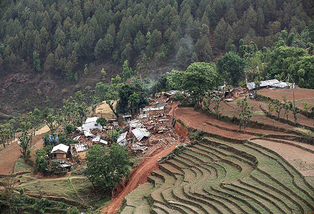 reas rurais foram gravemente afetadas e permanecem isoladas por conta de deslizamentos de terra