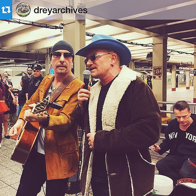 Bono vox U2 no metro de nova york - Reproduo/Instagram/U2 Newshttps://instagram.com/p/2T7FvGoyNA/https://instagram.com/p/2Tm9IpoyJU/
