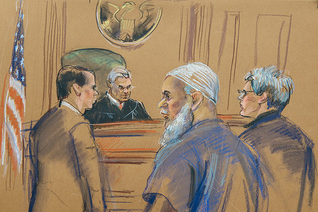Desenho registra o momento no tribunal em que o saudita Khalid al-Fawwaz recebe a sentena