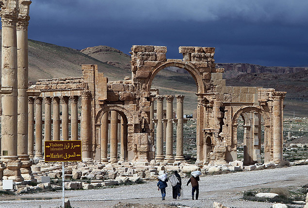 Militantes do Estado Islmico podem ter avanado para muito perto de Palmira