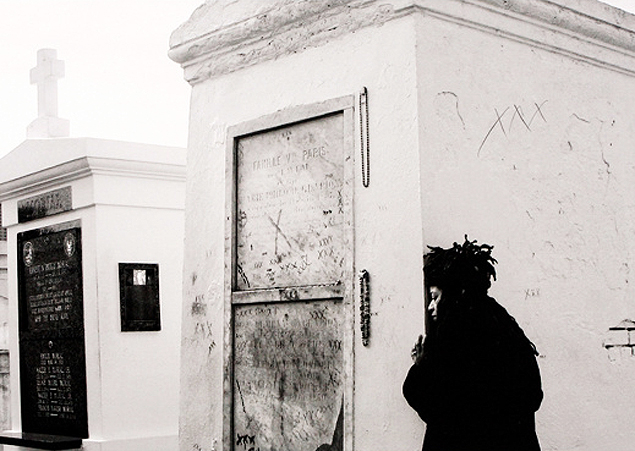 Rene Stout (Juction City, Kansas, 1958): Marie Laveau's Tomb, da srie The Return, 2009. 