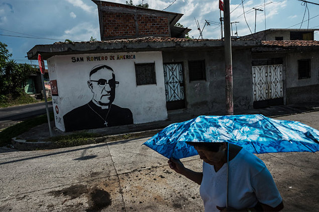 Homenagem ao arcebispo �scar Romero, assassinado em 1980 em En Salvador