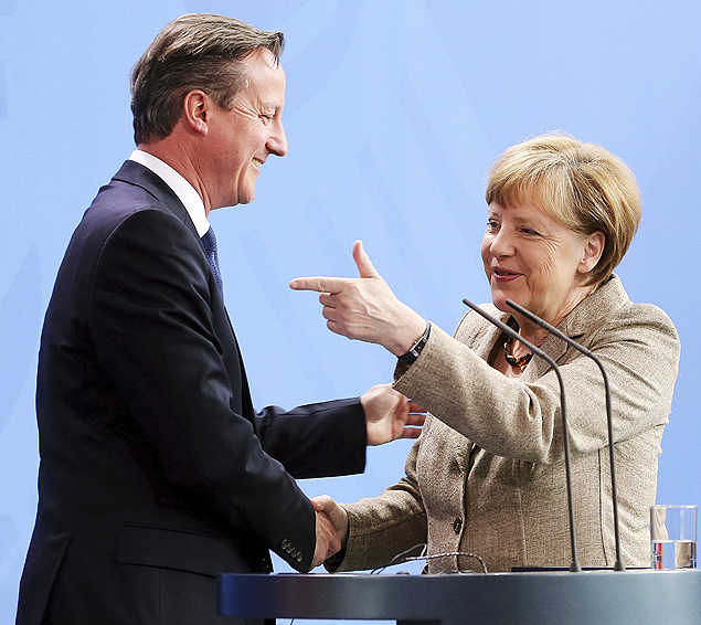 A chanceler alem, Angela Merkel, recebe o primeiro-ministro britnico, David Cameron, em Berlim