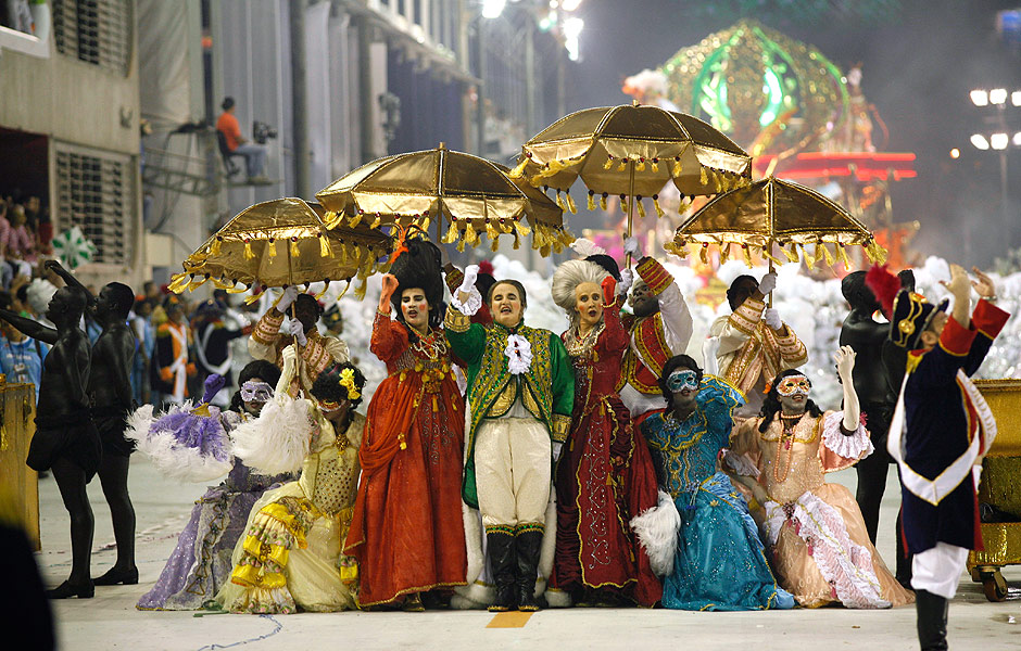 Desfile da Mocidade Independente de Padre Miguel, em 2008, tinha como enredo o tema: O Quinto Império. De Portugal ao Brasil, uma utopia na história
