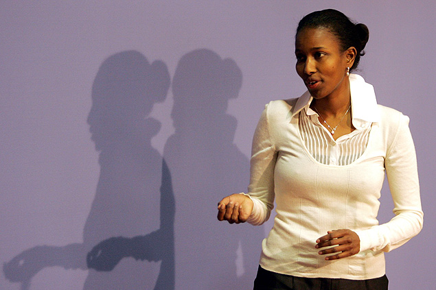 Ex-deputada na Holanda, a somali Ayaan Hirsi Ali lanou 
