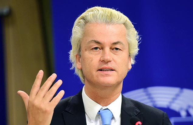 Geert Wilders of the Netherlands' Party for Freedom (PVV) holds a press conference at the European Parliament in Brussels, on June 16, 2015, with European Parliament members, to announce a new grouping of European far-right parties, called Europe of Nations and Freedom. AFP PHOTO / EMMANUEL DUNAND ORG XMIT: ED4722