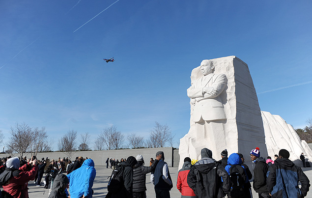 Multid�o participa de ato em frente ao memorial a Martin Luther King, em Washington, em 2014
