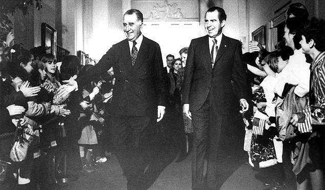 ORG XMIT: 244401_0.tif O presidente Emlio Garrastazu Mdici (esq.) ao lado do presidente norte-americano Richard Nixon, em visita aos EUA, em 1971. (Washington, EUA, 07.12.1971. Foto: Associated Press) 