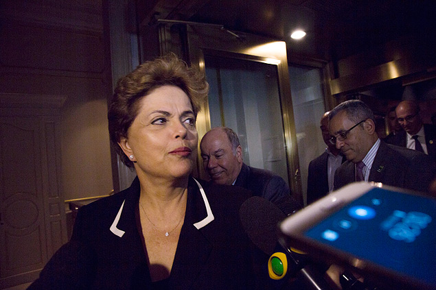 A presidente Dilma Rousseff chega ao hotel St.Regis na noite de sbado, em Nova York