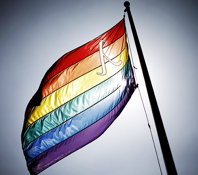 Bandeira do orgulho gay com o smbolo lambda