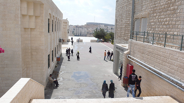 Campus da Universidade Al-Quds, em Abu Dis, na Palestina, onde o britânico Tom Sperlinger deu aulas