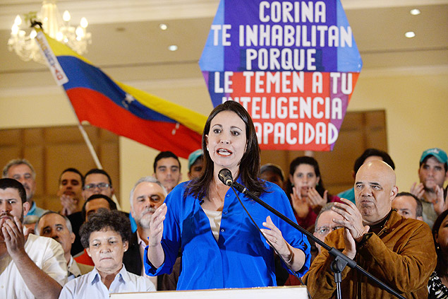 Mara Corina Machado discursa a aliados em Caracas em 15 de julho