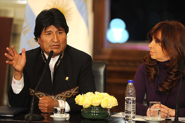 Os presidentes da Bolvia, Evo Morales, e da Argentina, Cristina Kirchner, reunidos em Buenos Aires 