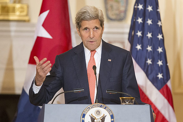 O secretrio de Estado, John Kerry, na entrevista coletiva com o chanceler cubano, Bruno Rodrguez