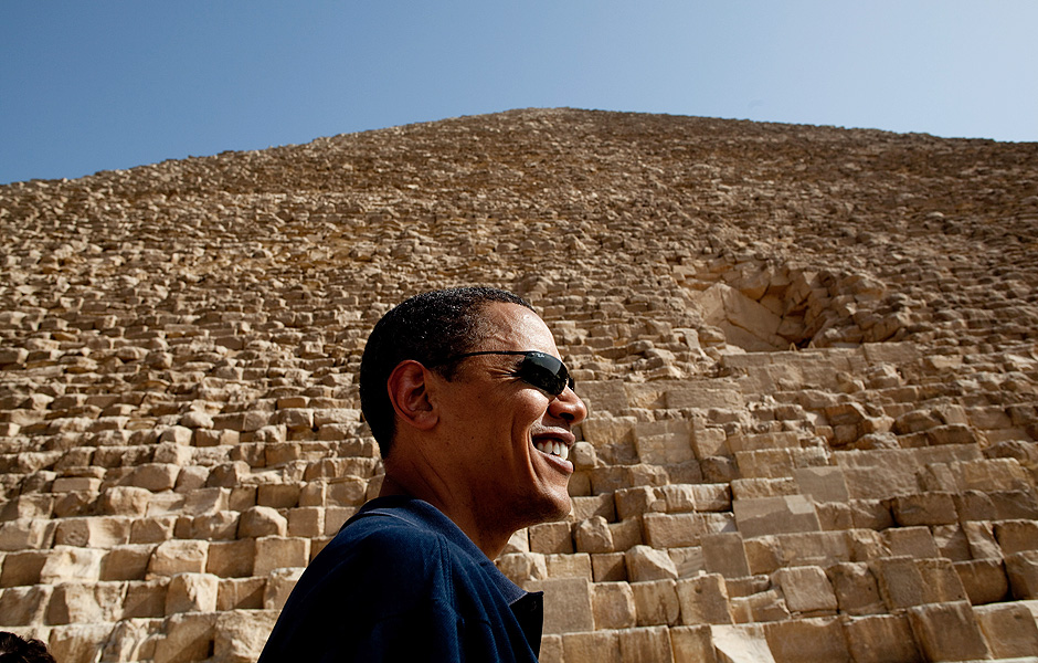 Barack Obama visita pirmides de Giza, no Egito 