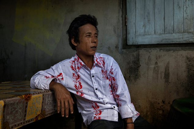 San Oo, 35, que foi traficado de Mianmar para a Tailândia e trabalhou em barcos pesqueiros por dois anos