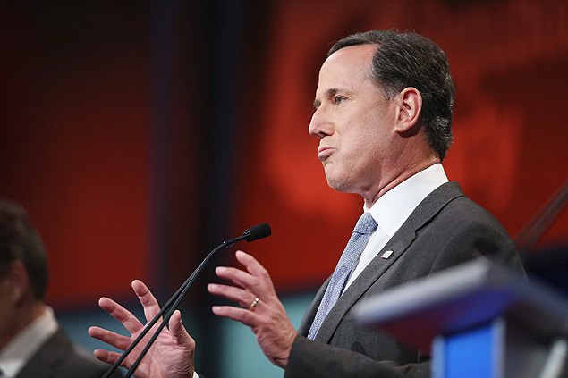 O republicano Rick Santorum responde a pergunta no debate de pr-candidatos em Cleveland (Ohio)