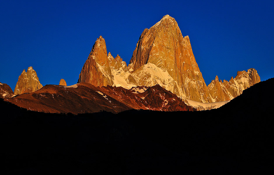 O monte Fitz-Roy, o limite norte dos Campos de Gelo do Sul, rea de soberania indefinida na Patagnia entre Chile e Argentina
