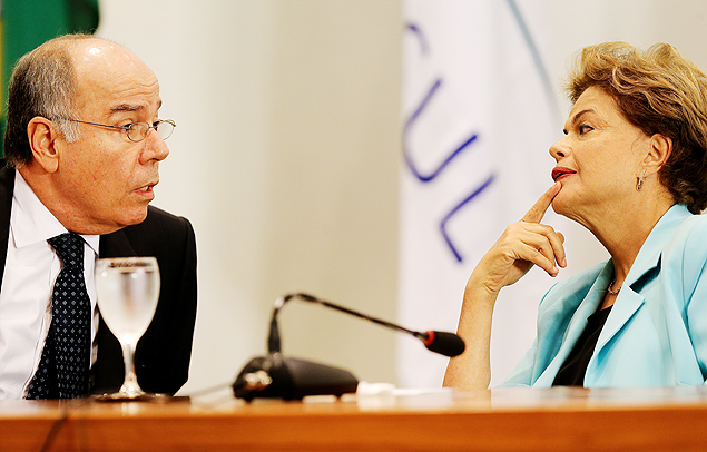 Dilma participa de formatura de diplomatas ao lado do chanceler, Mauro Vieira