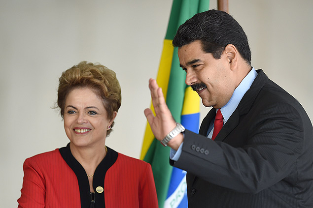 Dilma Rousseff e Nicols Maduro durante reunio de lderes de Estado do Mercosul, em Braslia