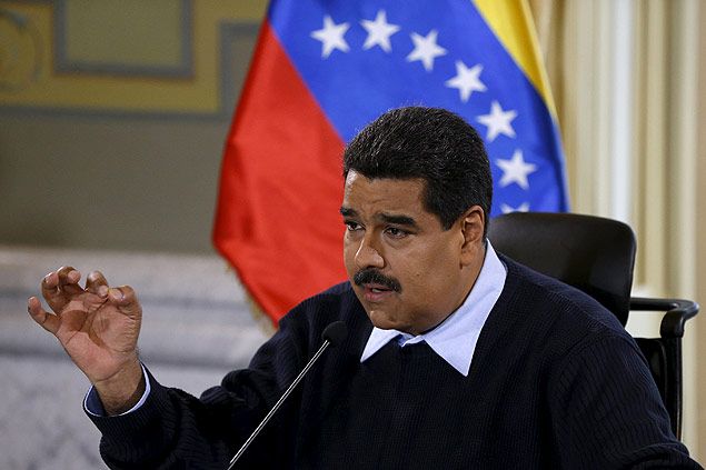Venezuela's President Nicolas Maduro speaks during a news conference at Miraflores Palace in Caracas August 24, 2015. Venezuela has stepped up deportations of Colombians, in some cases separating children from their parents, since President Nicolas Maduro ordered the closure of two border crossings last week, Colombia's migration office said on Monday. Expulsions, deportations and repatriations of Colombians from Venezuela have more than doubled this year to 3,800, officials from Migration Colombia told Reuters. REUTERS/Carlos Garcia Rawlins ORG XMIT: VEN07