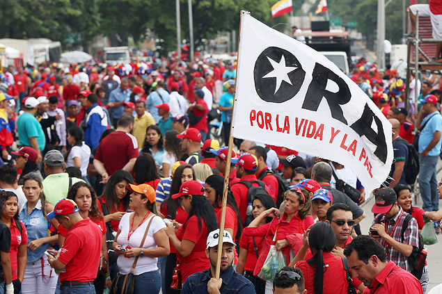 Manifestao em Caracas em apoio s medidas do governo Maduro na fronteira com a Venezuela