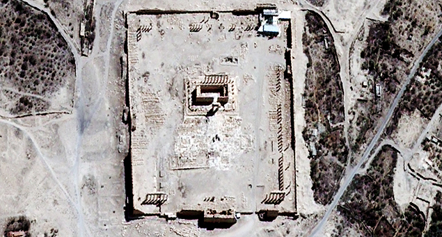 Fotos de satlite mostram como era o templo de Bel, na cidade de Palmira, antes e depois da destruio