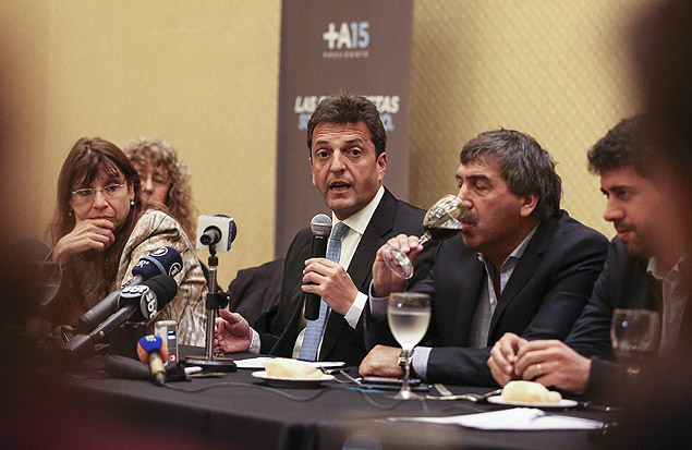 Sergio Massa, candidato  Presidncia argentina, durante coletiva com jornalistas estrangeiros