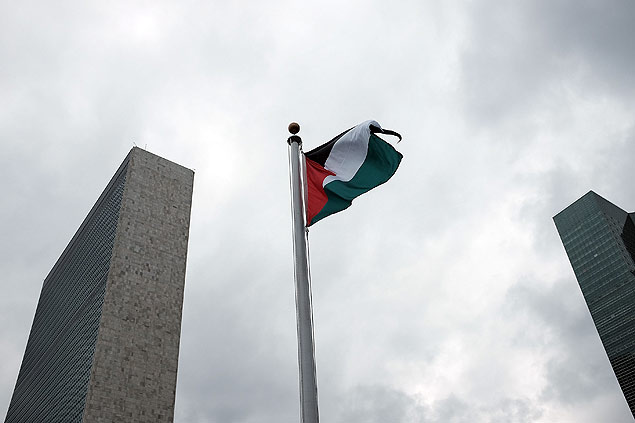 Bandeira palestina é hasteada pela primeira vez na sede da ONU em Nova York
